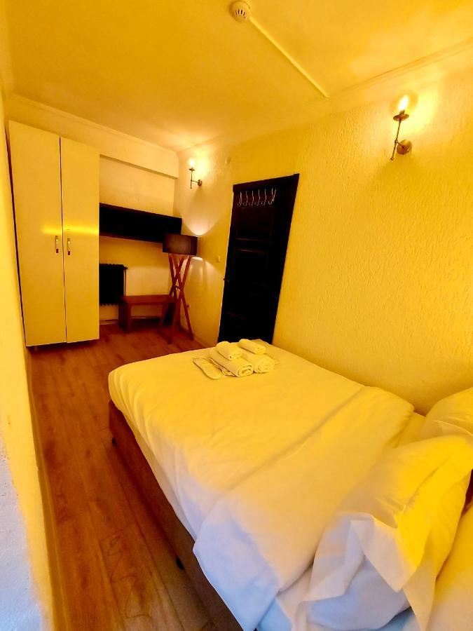 Mates Istiklal Suites Стамбул Екстер'єр фото